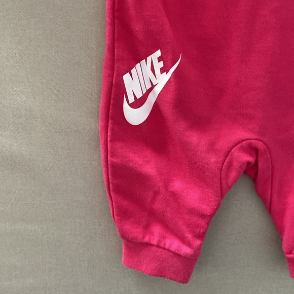 Nike Logo Hooded Pink Jumpsuit 3-6 Months - Picture 5 of 12